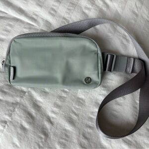 Lululemon Everywhere Belt Bag